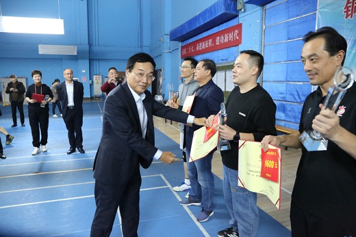 尊龙凯时集团第十届职工羽毛球比赛落幕